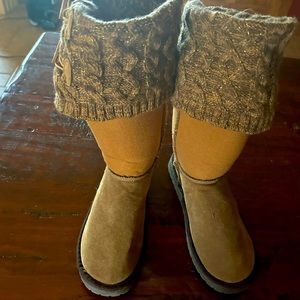 MUK LUKS size 7 fur lined boots